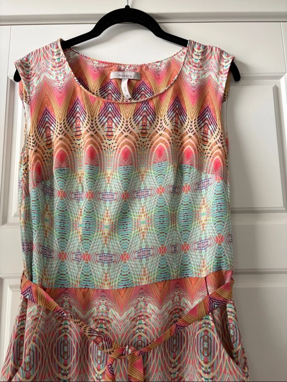 Pepperberry (Europe) Curvy mosaic graphic mini dress lined pockets zipper size8 - Picture 4 of 9